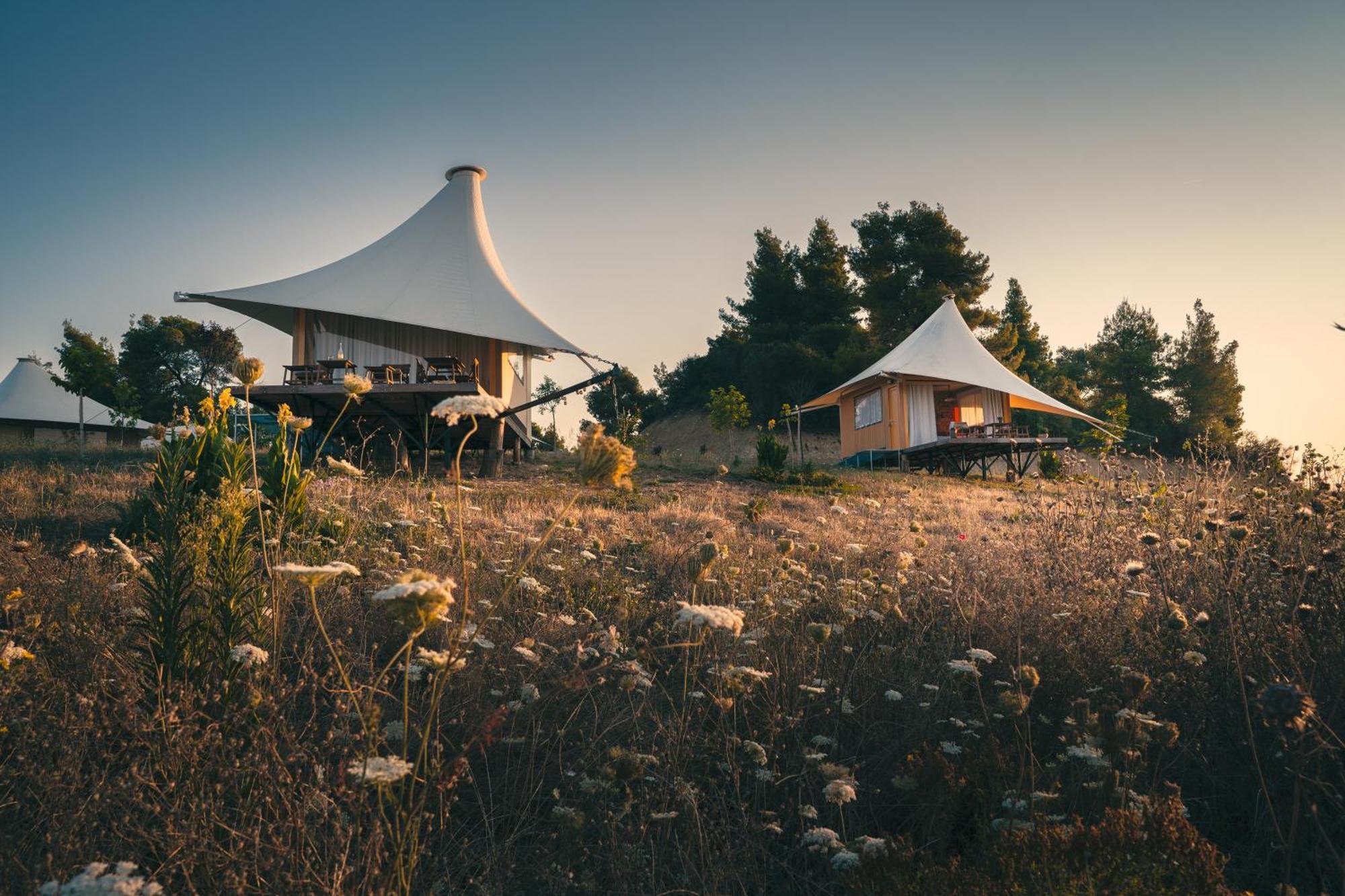 Ihousevillage Políhrono Kültér fotó