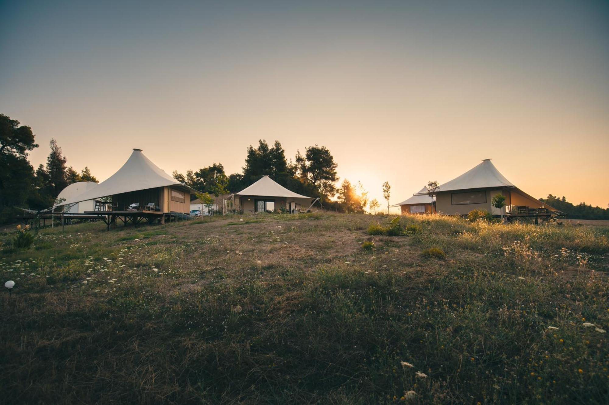 Ihousevillage Políhrono Kültér fotó